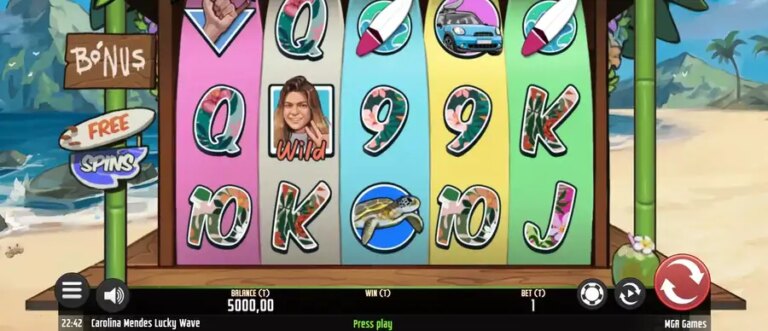 Carolina Mendes Lucky Wave